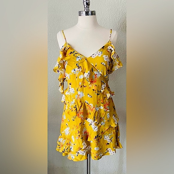 REVOLVE Song of Style Sloan Mini Yellow Floral Tiered Dress Size Small NEW - Picture 3 of 11